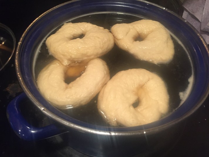 bagels bathing, bagel bath, steam bath, water bagels